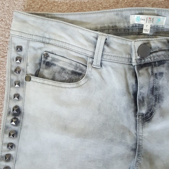 Studded Acid Wash Jeans - Picture 4 of 8