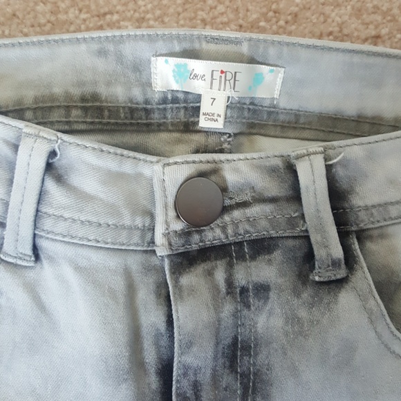 Studded Acid Wash Jeans - Picture 6 of 8