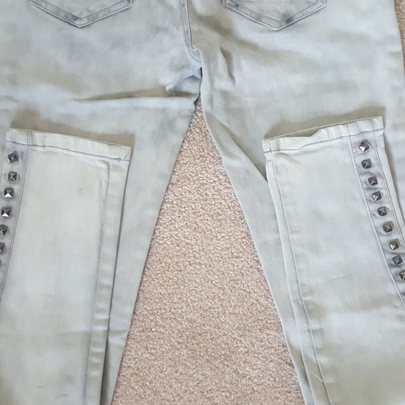 Studded Acid Wash Jeans - Picture 8 of 8