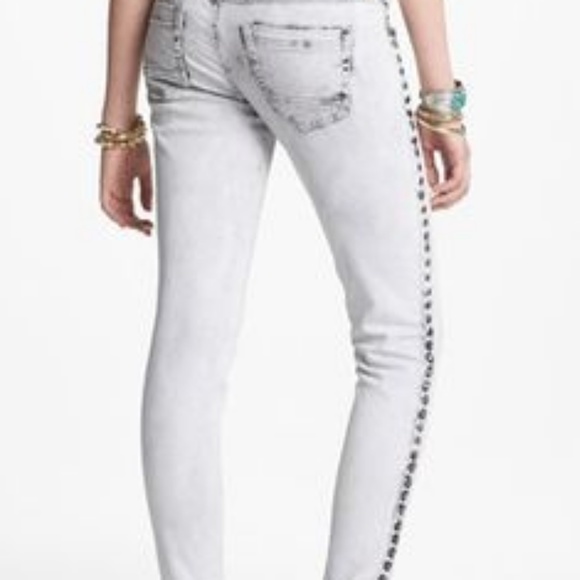 Studded Acid Wash Jeans - Picture 3 of 8