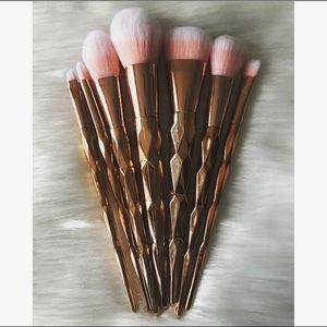 7 Piece Unicorn Makeup Brush Set in Rose Gold