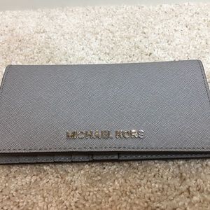 🆕💯Authentic MICHAEL KORS Jet Set Travel Wallet