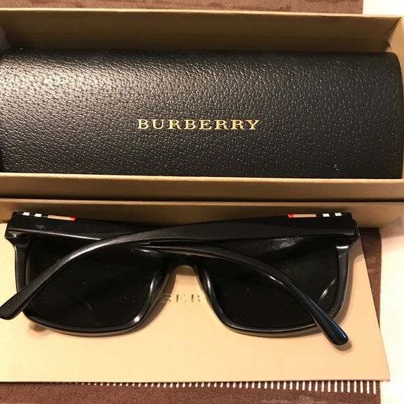 Authentic Burberry Glasses 👓 - Picture 2 of 2