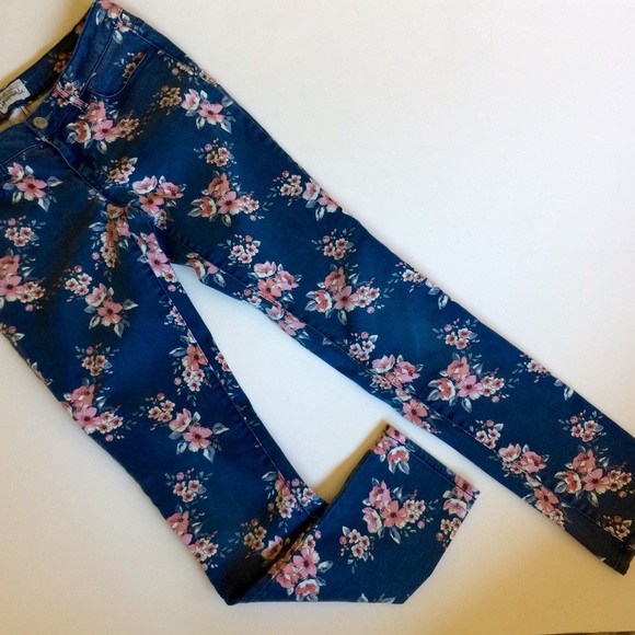 SOLD 2xHPπAeropostale floral jeans - Picture 2 of 5