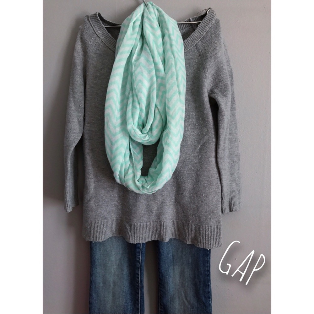 Classic Cable Knit V-Neck Sweater