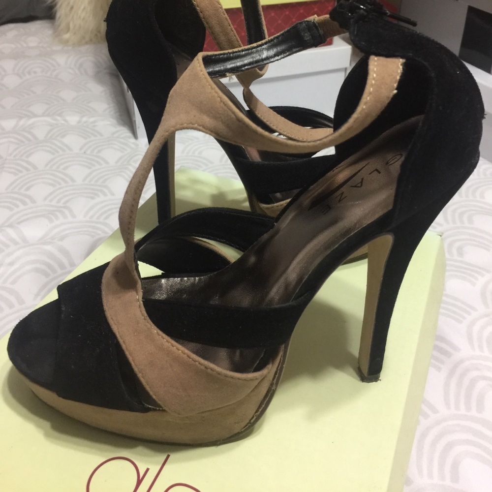 Heels - Picture 2 of 3