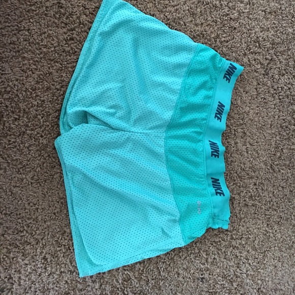 Nike Dri-Fit shorts - Picture 2 of 3