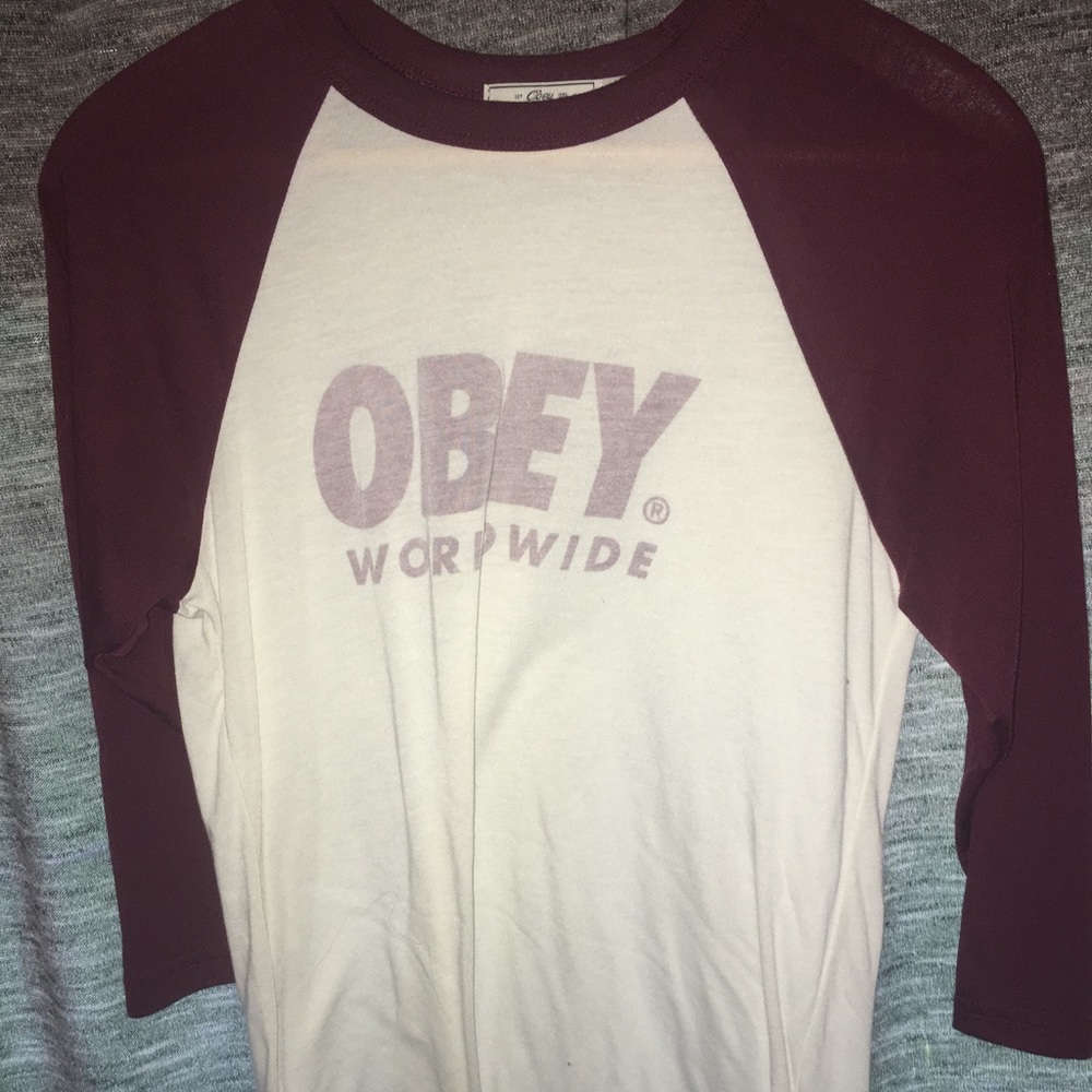 Obey tee