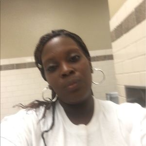 Meet your Posher, Monique