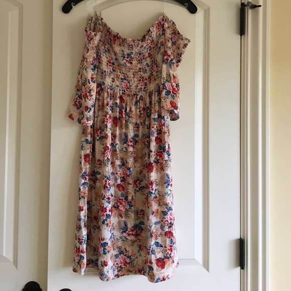 Off the shoulder floral dress - Picture 1 of 5