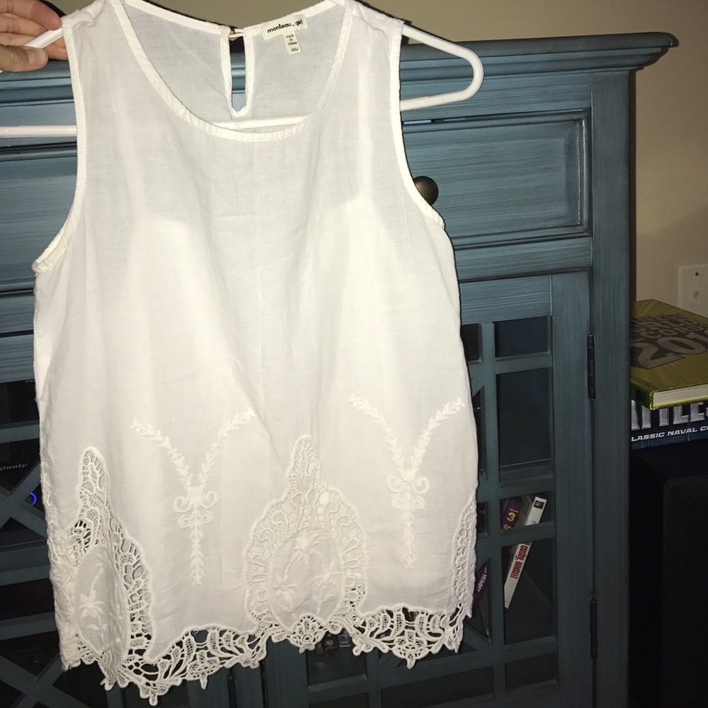 White formal sleeveless shirt. Great condition
