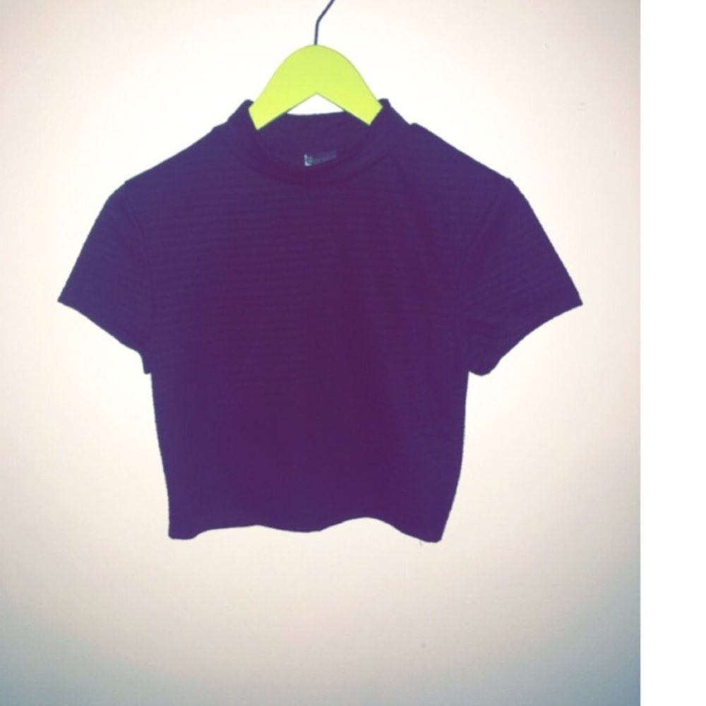 Black Ribbed Cropped Mock Neck Shirt Sz: M
