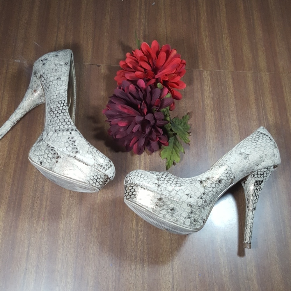 🐯Brash🐯animal print 5.5 inc pumps🌾