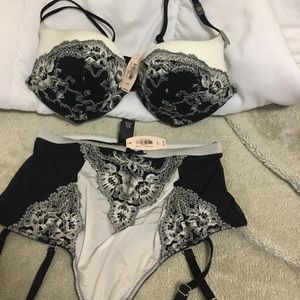 Victoria's Secret Bombshell Lingerie Set BNWT