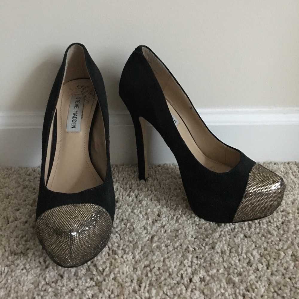 Steve Madden Black Pumps with Gold Glitter Toe