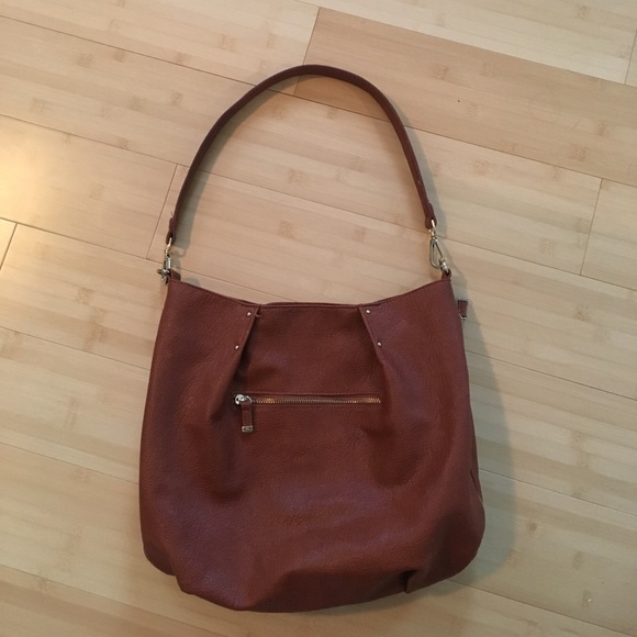 Brown leather bag with gold details - Picture 2 of 3