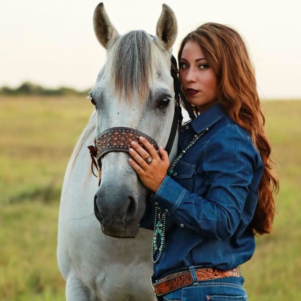 Meet your Posher, Kendra