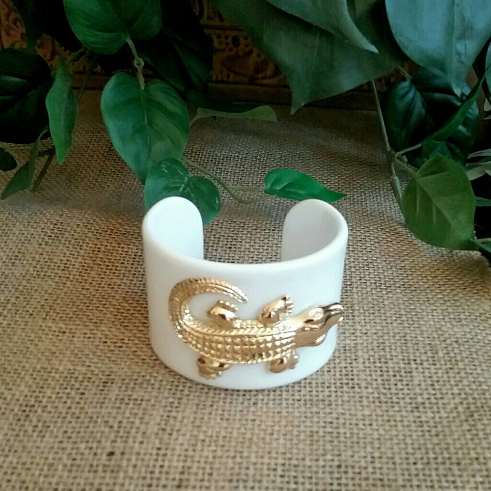 Mud Pie White Acrylic Cuff Bracelet