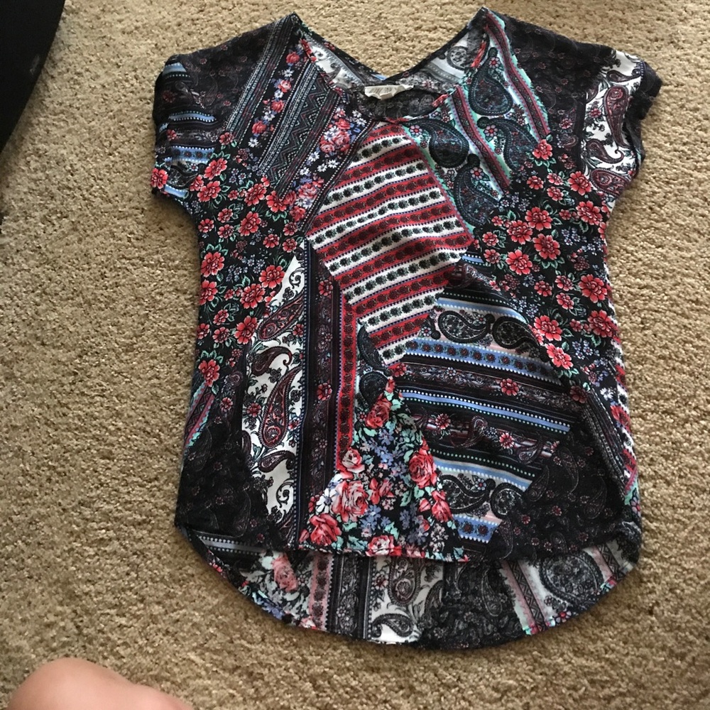 Floral T shirt. Great material.