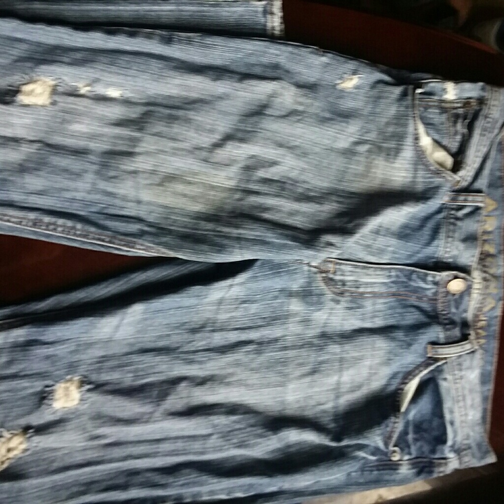 Arizona Distressed Jeans