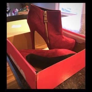 Marron heeled booties