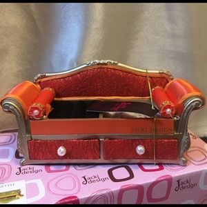 Jewelry box