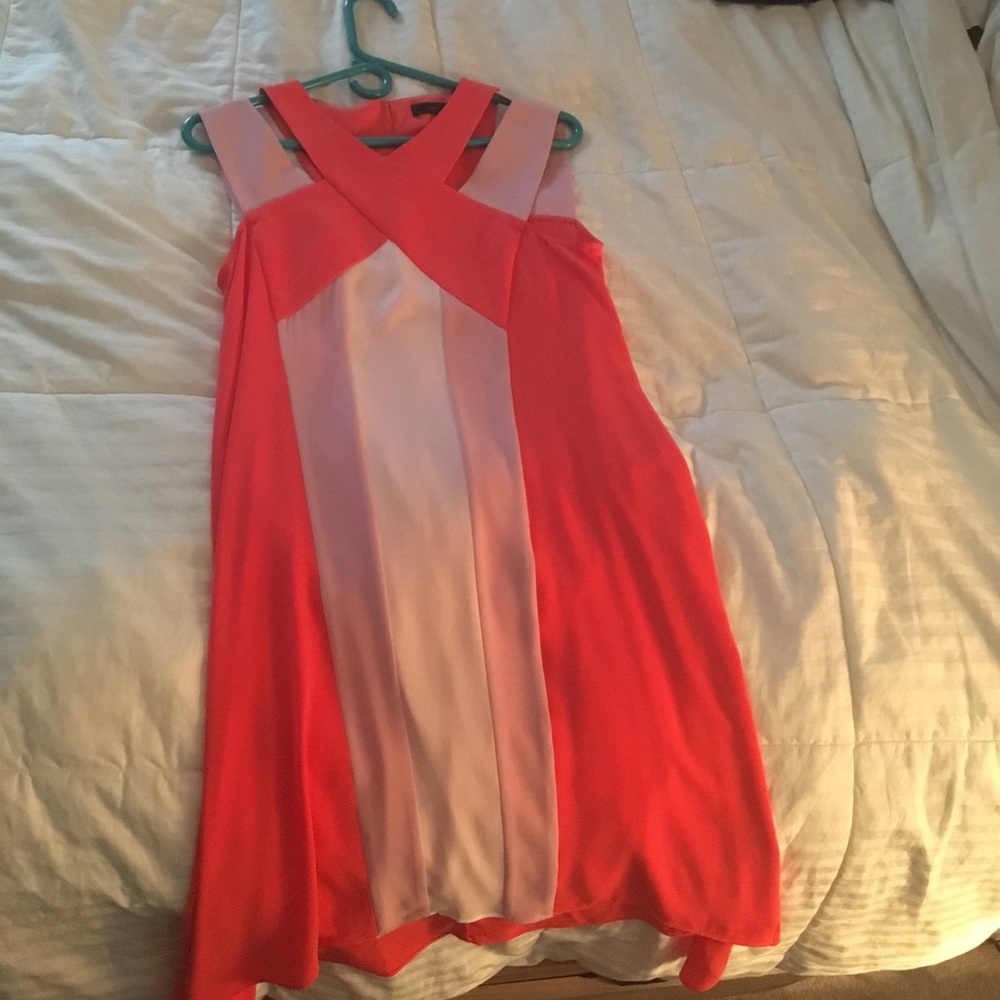 BCBG coral and white shift dress size Small