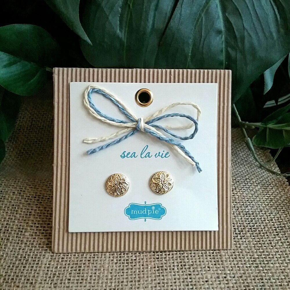 Mud Pie Tradewinds Gold Sand dollar earrings