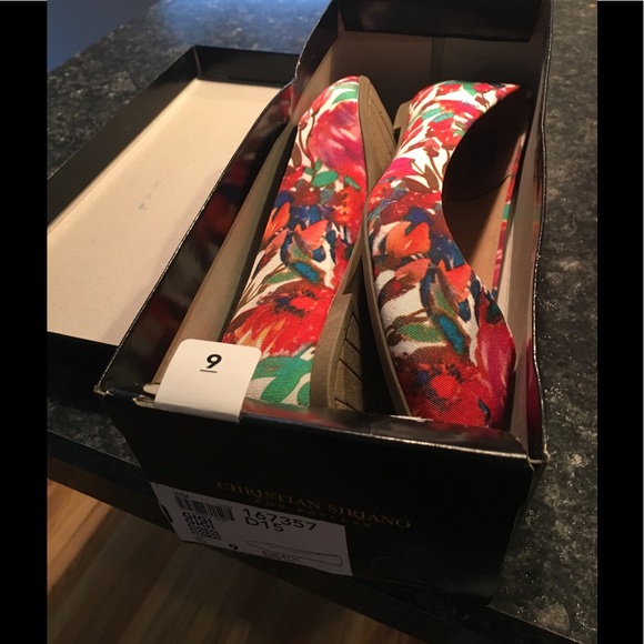 Floral Flats - Picture 3 of 3