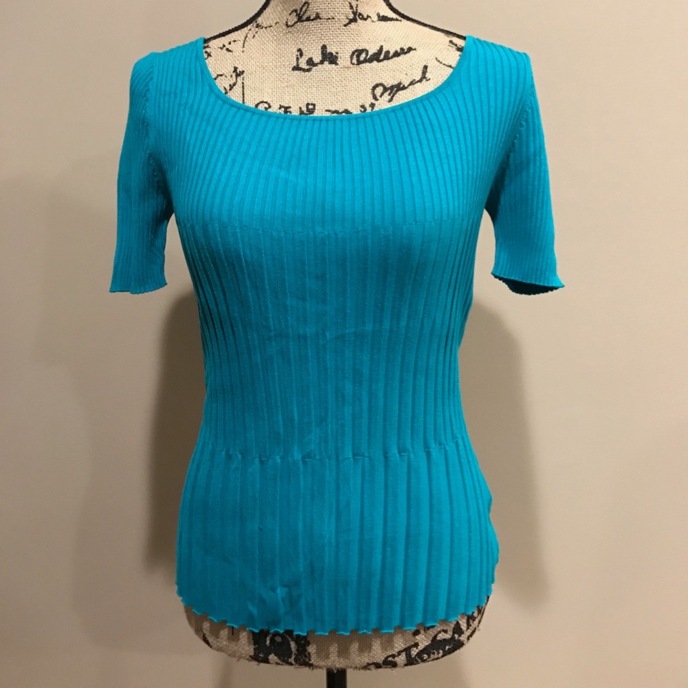 Blue half sleeve/ 3/4 quarter sleeve shirt