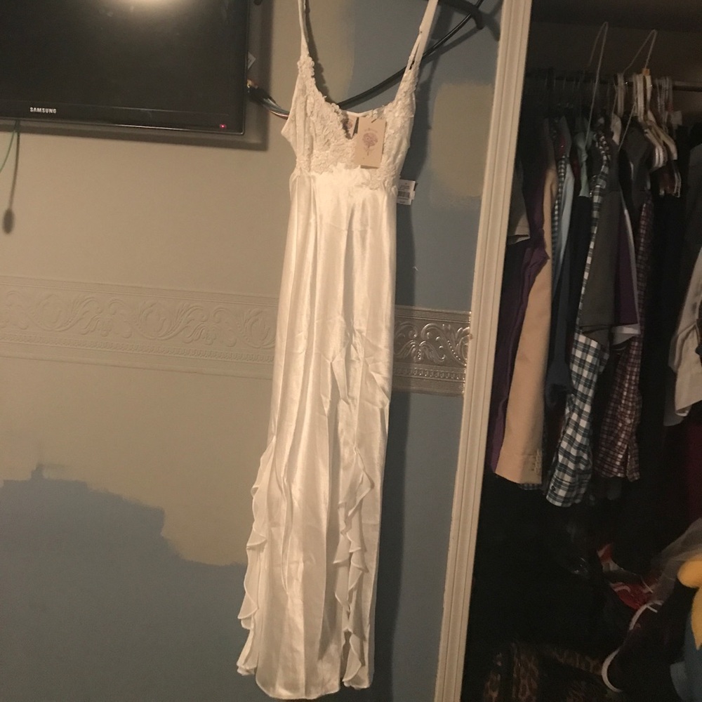 Intimate night gown