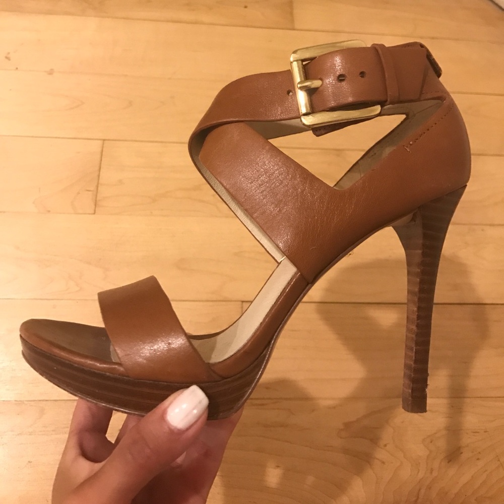 Never worn Michael Kors strappy brown sandals 6.5
