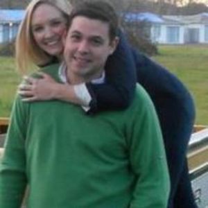 Meet your Posher, Larissa