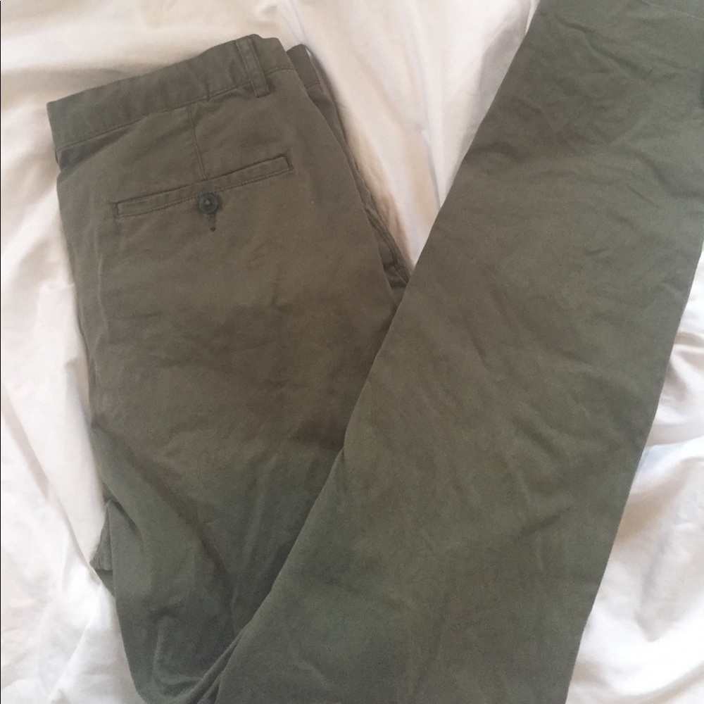 Causal Olive khakis for the everyday wardrobe