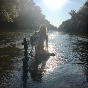 Meet your Posher, Ella