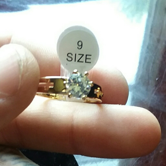 14k engagement ring size 9 - Picture 2 of 4