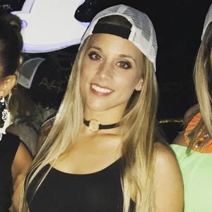 Meet your Posher, Candace