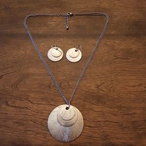 Statement necklace with earrings