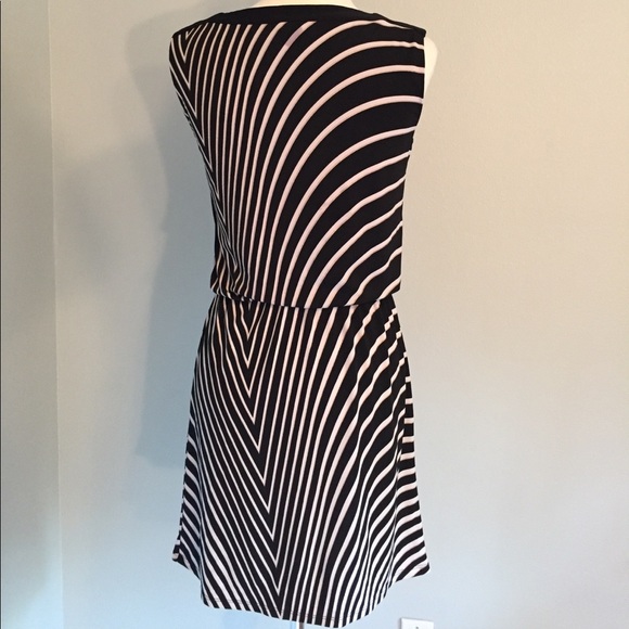 WHBM Dress with faux wrap skirt - Picture 4 of 8