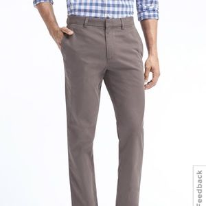 Banana republic chinos. 31x30. Gray and white.