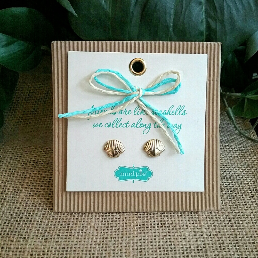 Mud Pie Tradewinds Gold Fanshell Earrings