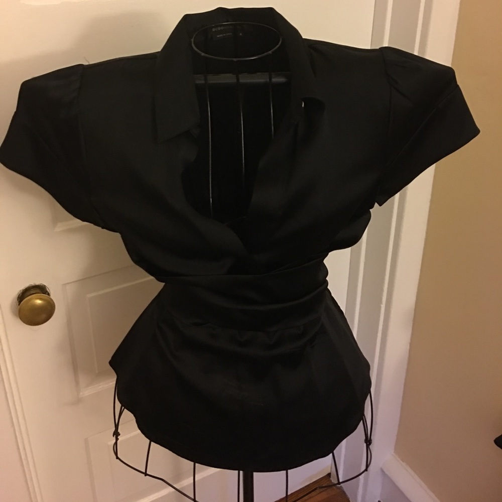BCBG silk black wrap top w side zipper.