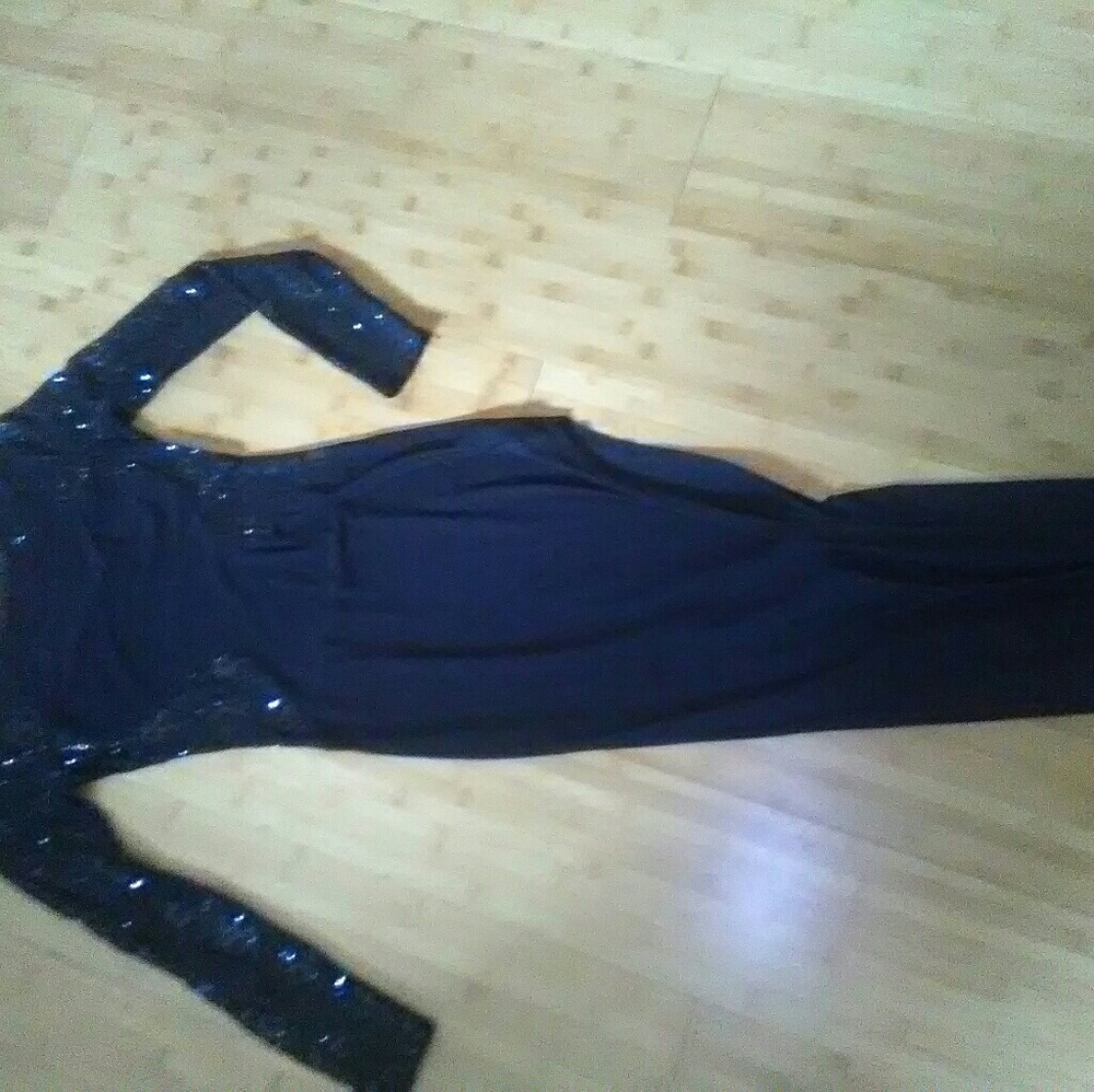 Black long dress. - Picture 4 of 4
