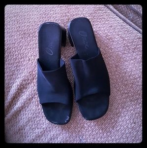 Onex Black Slip on Clog Sandals Size 9