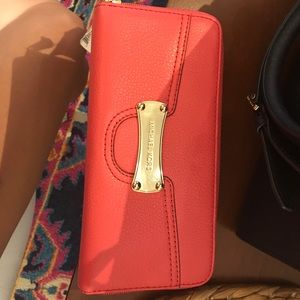 Michael Khors wallet