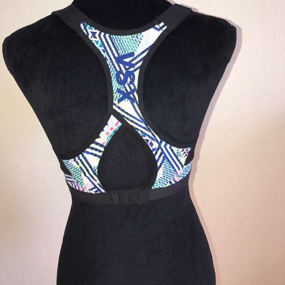 VICTORIA SECRET SPORT BRA 34D 💚 NEW COLOR - Picture 4 of 6