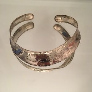 Silver cuff-like choker! As good as new!