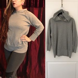 pocketless hoodie pullover