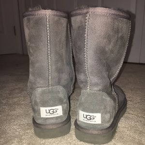 Classic Short Grey Uggs