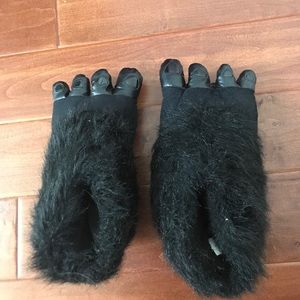 Gorilla indoors slipppers
